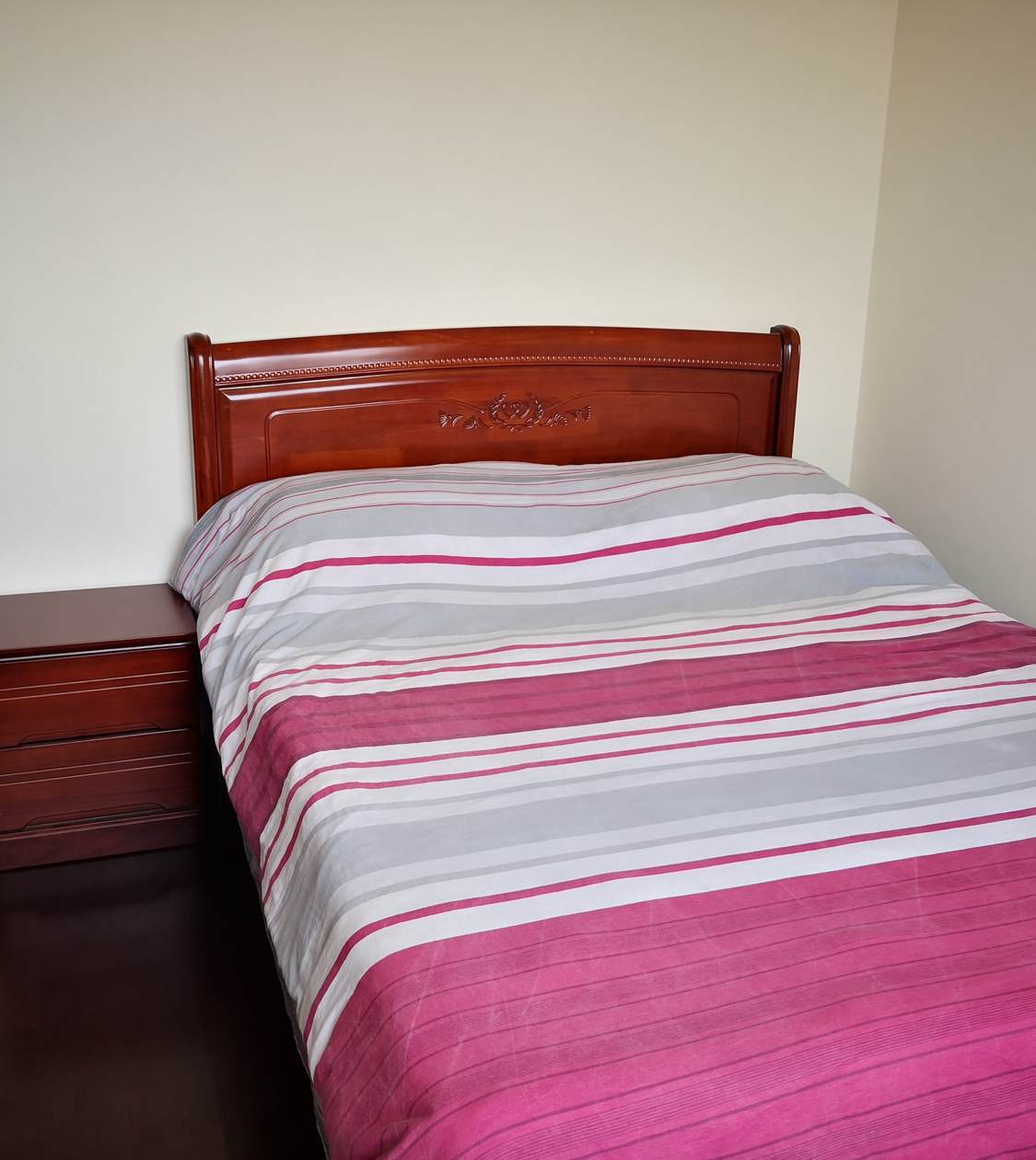 大连湾轻轨站辽渔客滚中心三居室