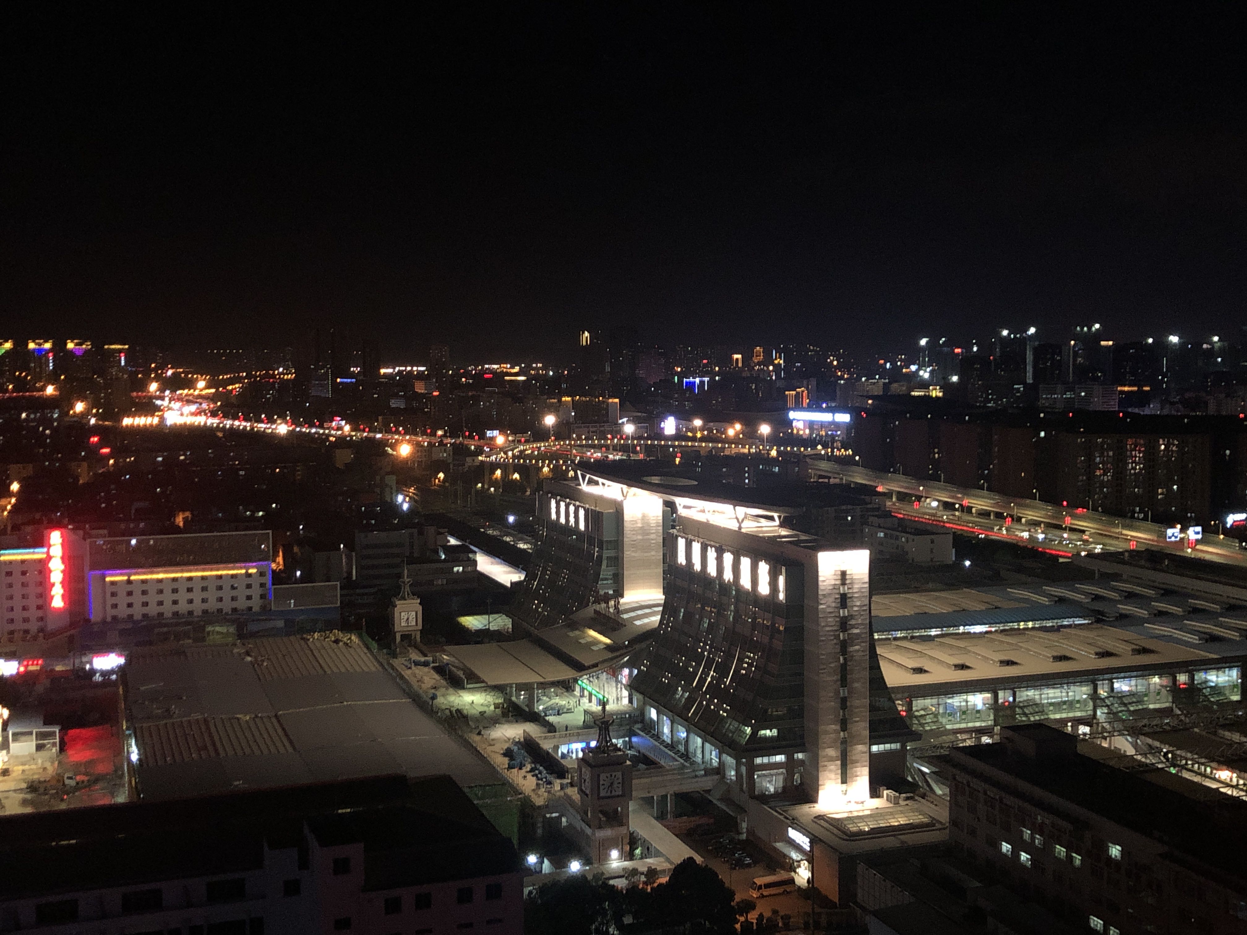 昆明高铁站夜景图片图片