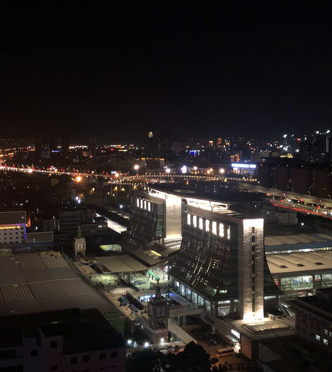 昆明站 _男女房间分开_床位